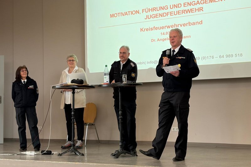 Eröffnung durch stellv. Vorsitzenden Albert Bürmann (v.l.n.r. Michaela Facca-Warnecke, Dr. Angela Daalmann, Andreas Teune, Albert Bürmann)